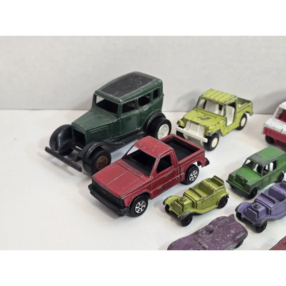 Big Mixed Lot of Vintage Tootsietoy Cars Most In Good Shape!